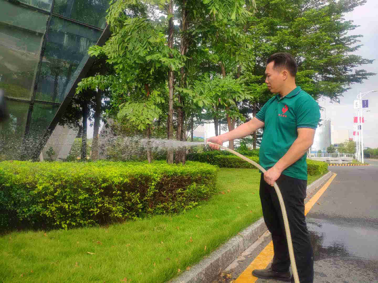 庭院綠化養護澆水